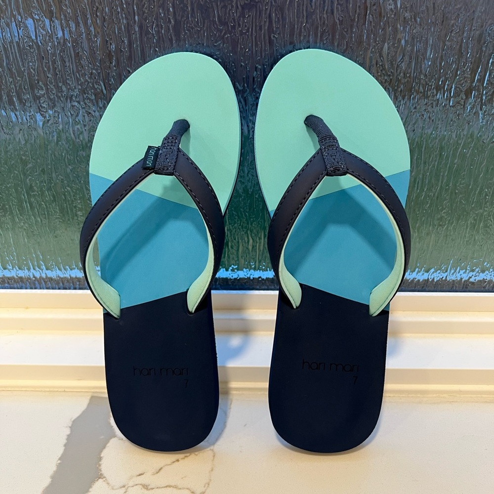 HARI MARI Womens Meadows Asana Flip Flops Light Blue / Dark Blue, Size 7